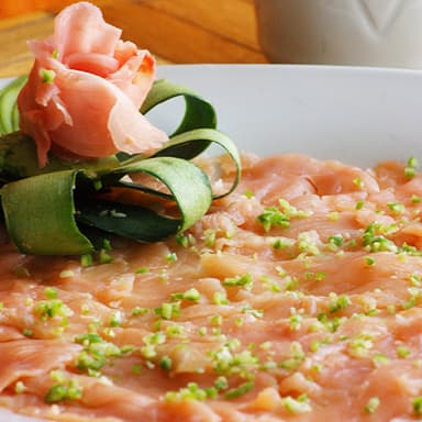 CORTE FINO-SAKE SALMÓN