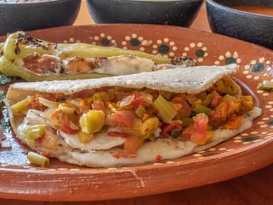 Quesadilla con flor de calabaza