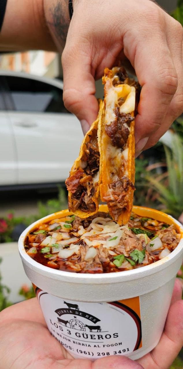 Consomé Mediano con Carne 1/2 Litro
