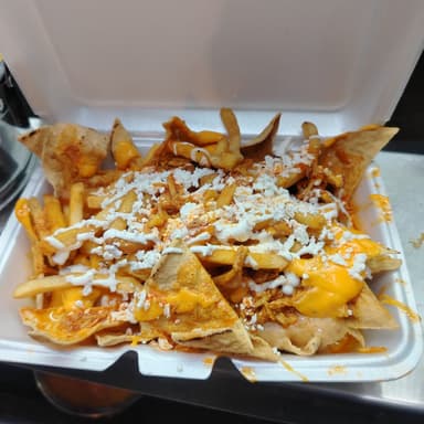 Nachos con Carne y Papas