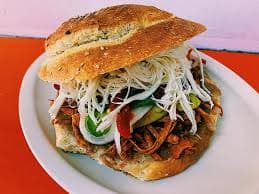 CEMITA DE PIERNA + CEMITA DE MILANESA