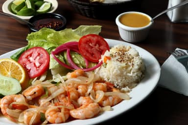 Camarones o Pulpo Encebollados