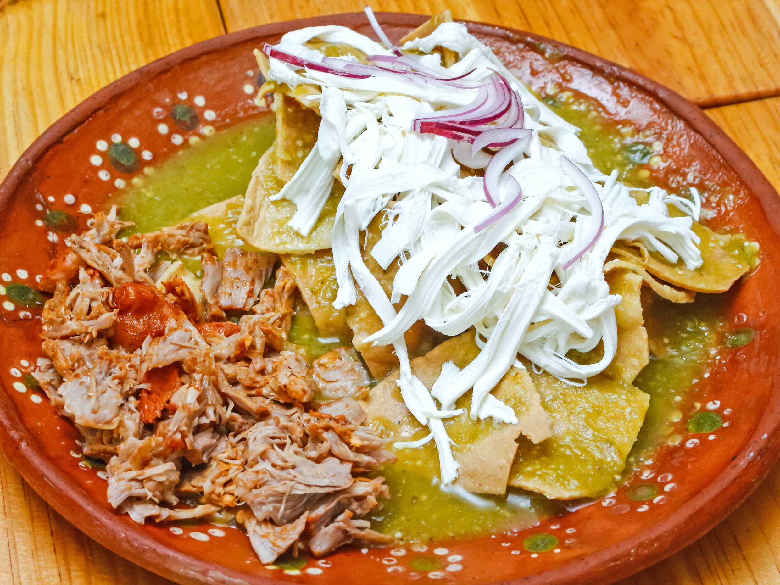 Chilaquiles Verdes con Cochinita Pibil