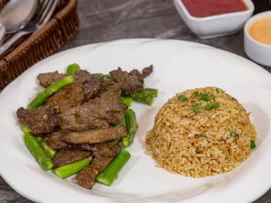 Carne con Espárrago más Chaufa