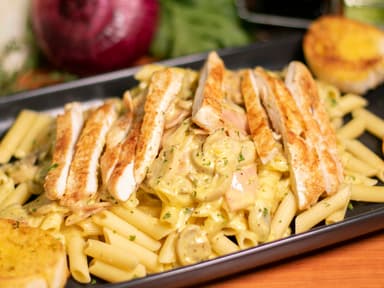 Pasta Alfredo con Pollo al Grill+bebida