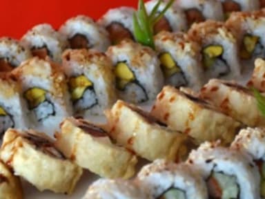 Combo FAMILIAR Kizu 50piezas+gyozas+bebida1.5L