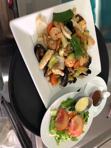 Mariscada con vegetales