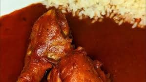 Pollo En Chile Rojo