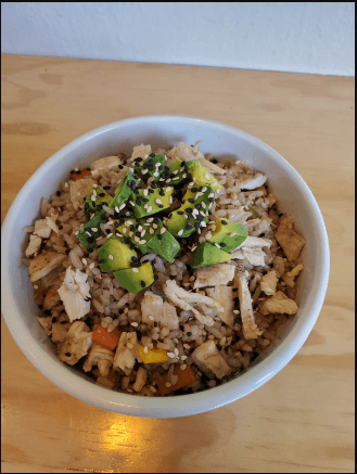 Yakimeshi de pollo
