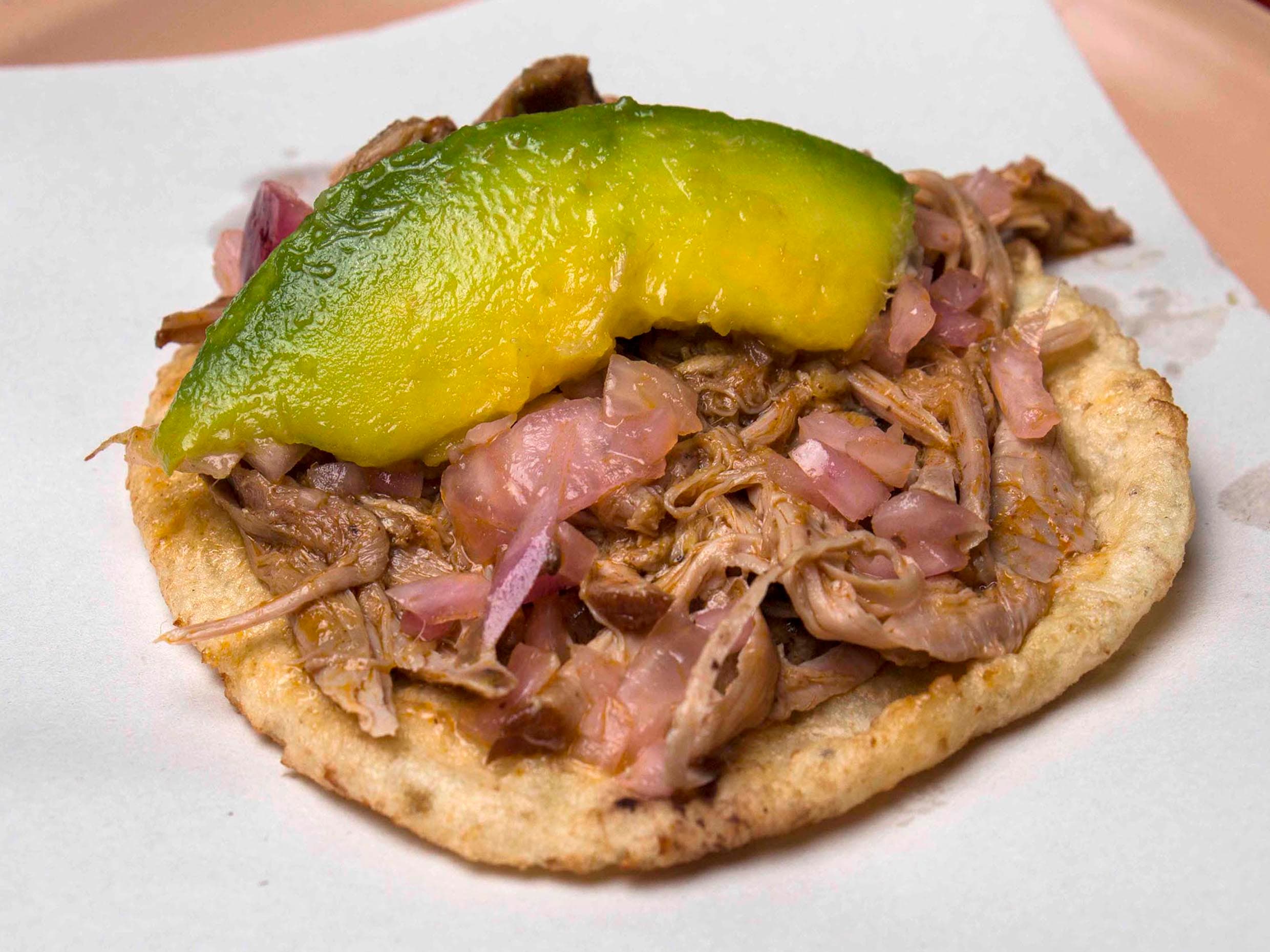 Panucho de Cochinita Pibil