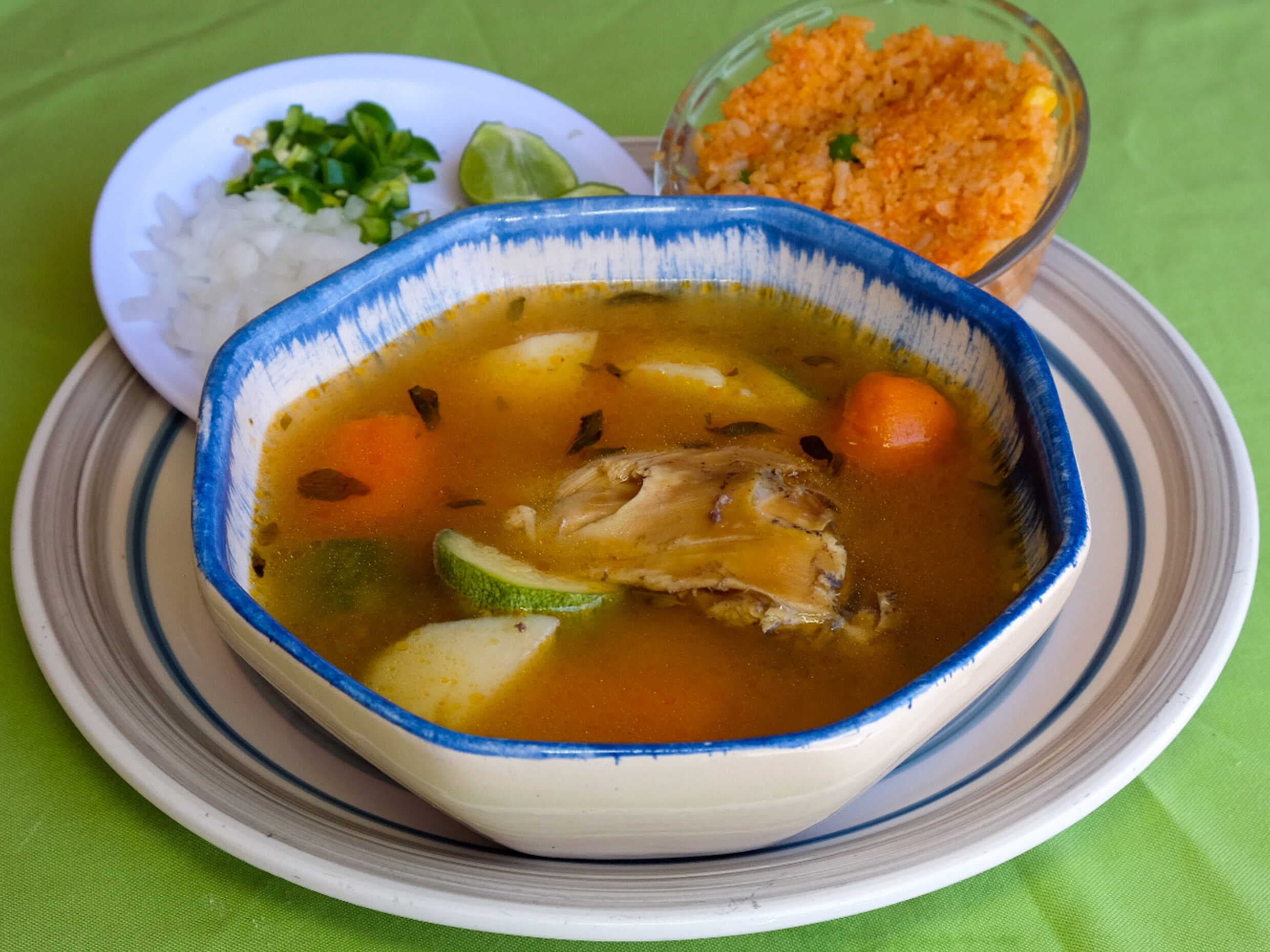 Caldo de Pollo