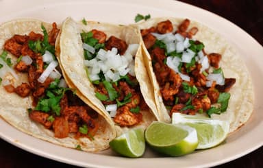 TACO AL PASTOR CON TORTILLA DE HARINA.