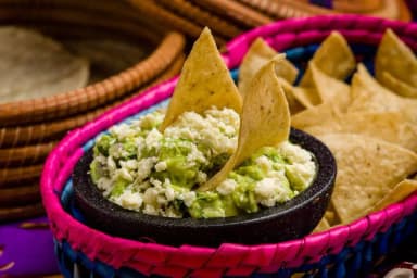 Guacamole y Totopos