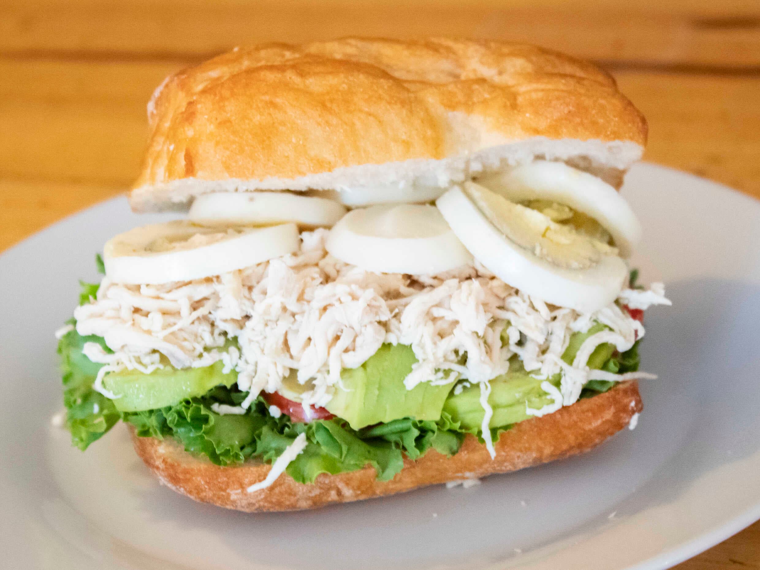 Sándwich Especial de Pollo
