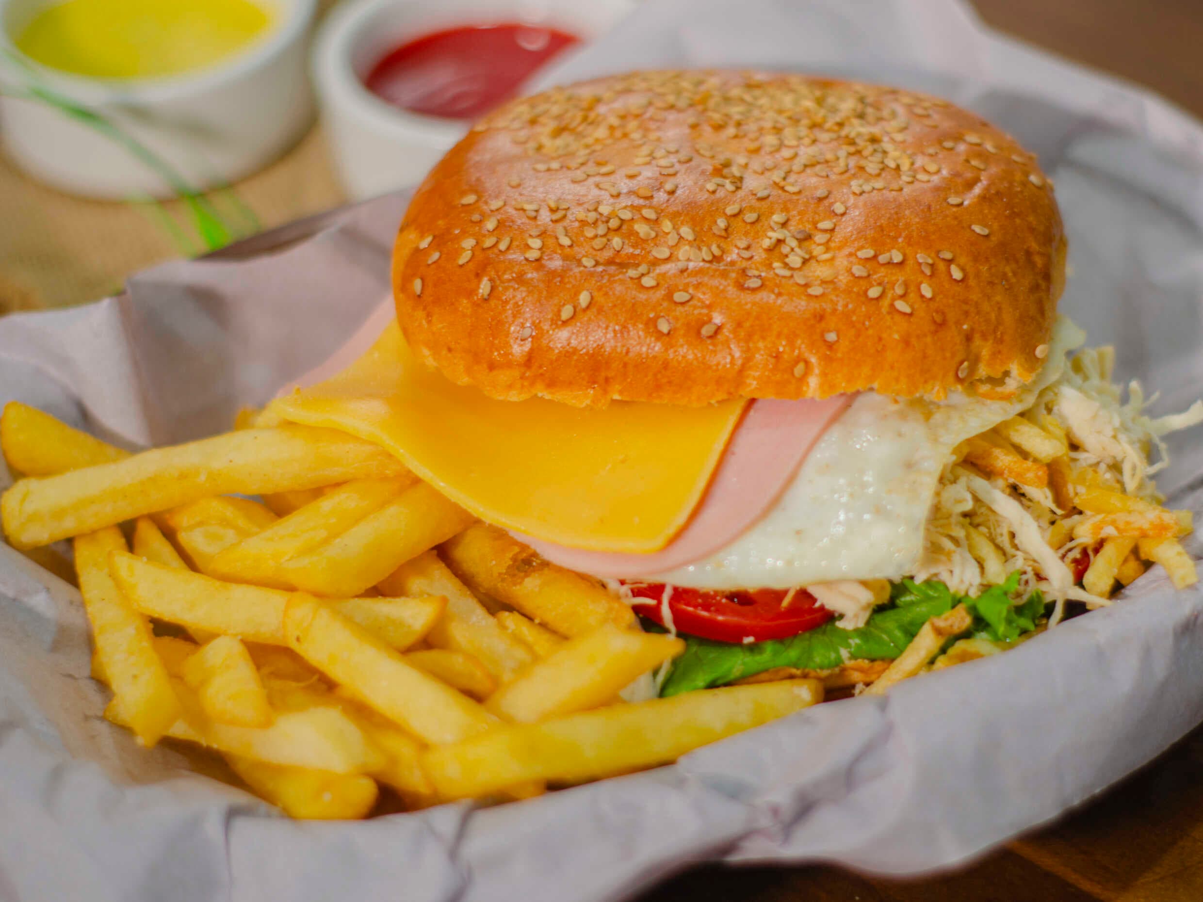 Sándwich de Pollo Deshilachado Royal
