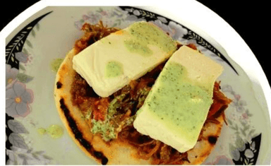 Arepa con Desmechada