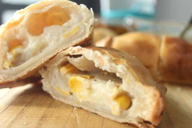 Empanada de Elote con Queso