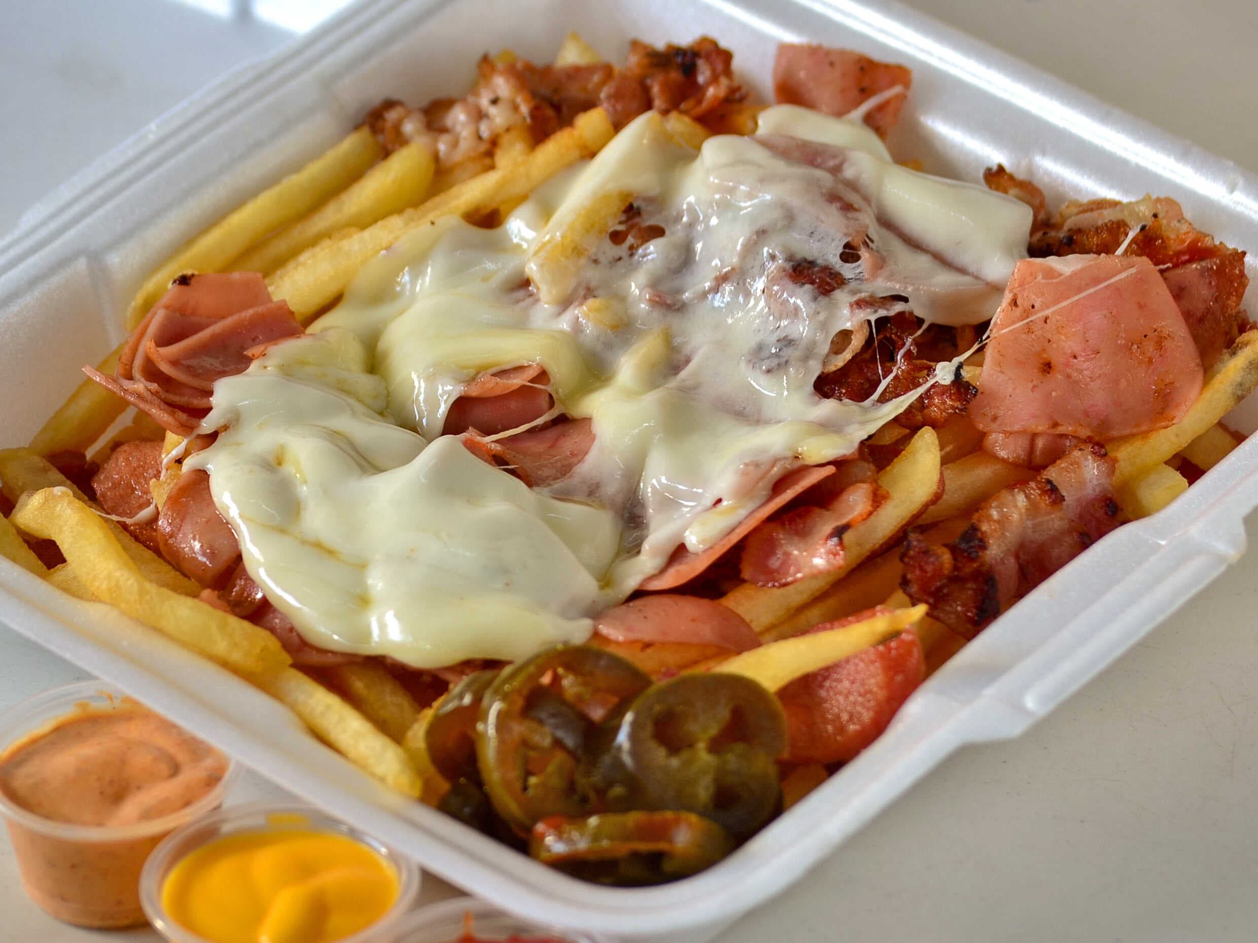 Salchipapas Especial