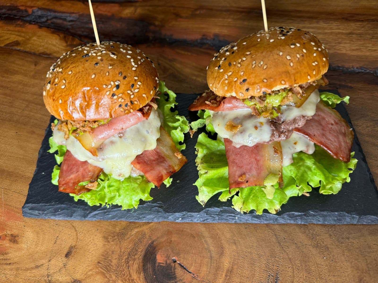 2 X 1 Hamburguesa Extra Queso y Tocineta