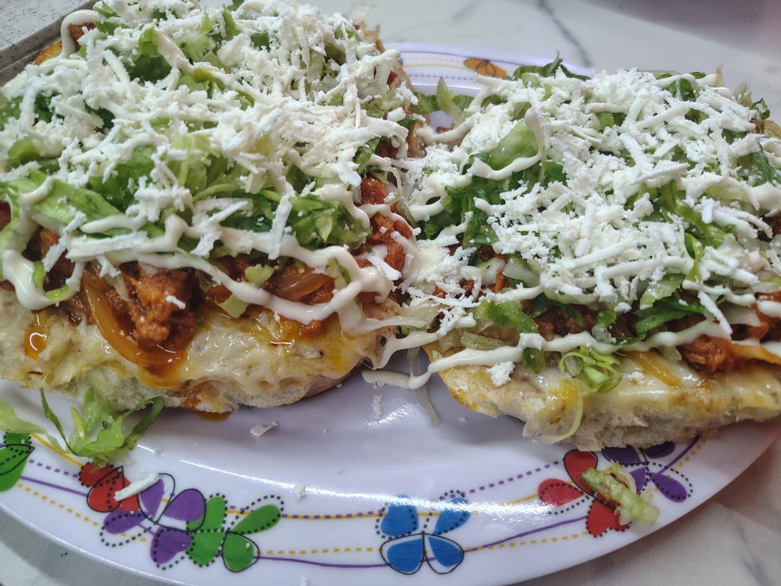 Mollete con Guiso