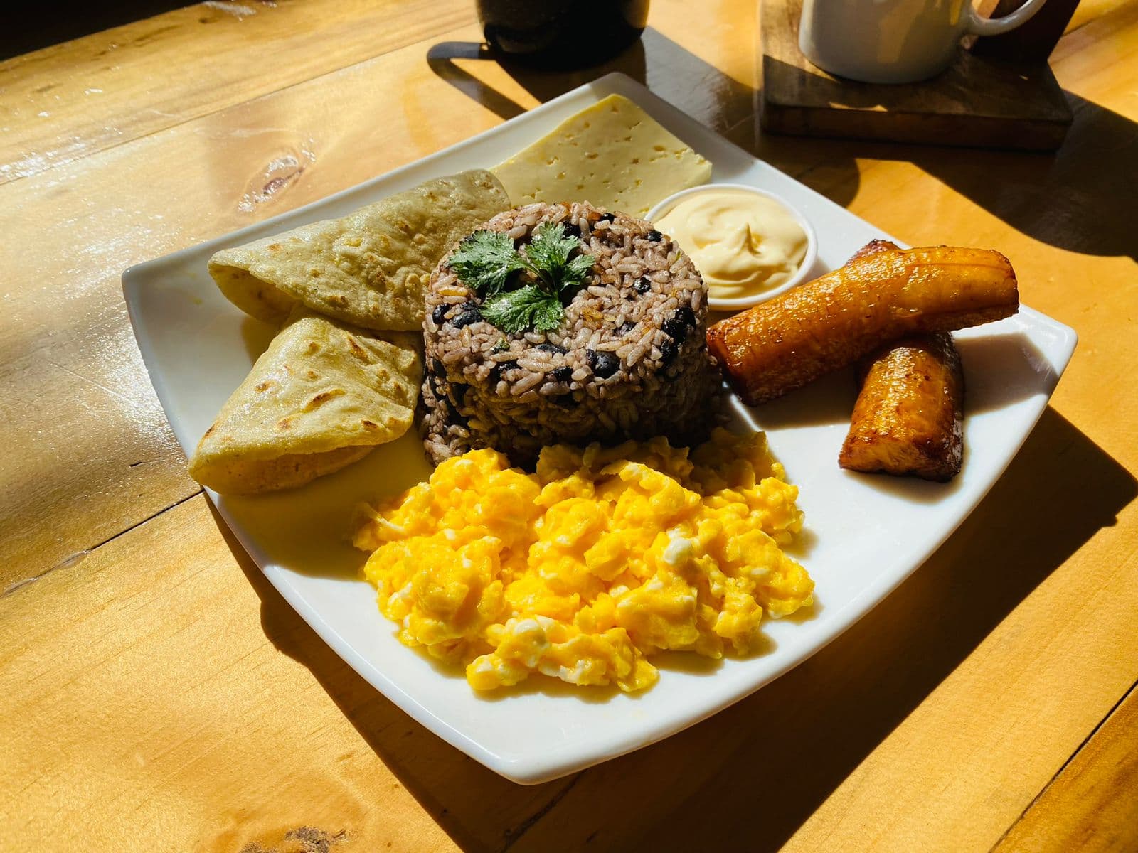 Señor Desayuno + Bebida