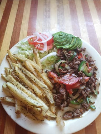 PLATILLO DE BISTECK ALA MEXICANA