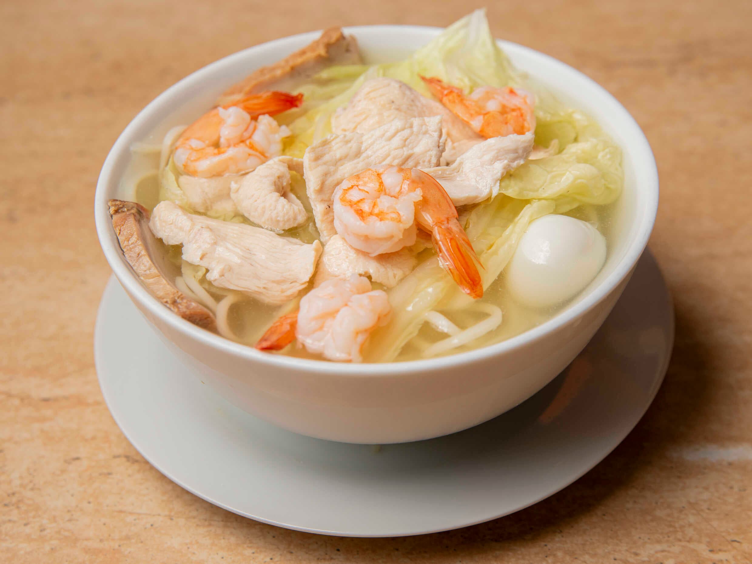 Sopa de Pollo con Langostinos