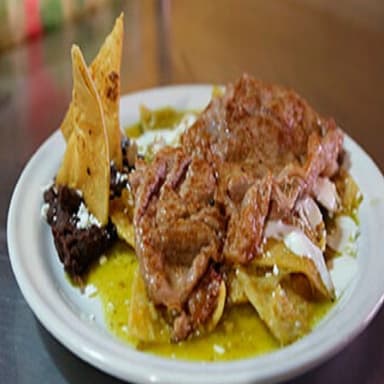 Chilaquiles con Bistec