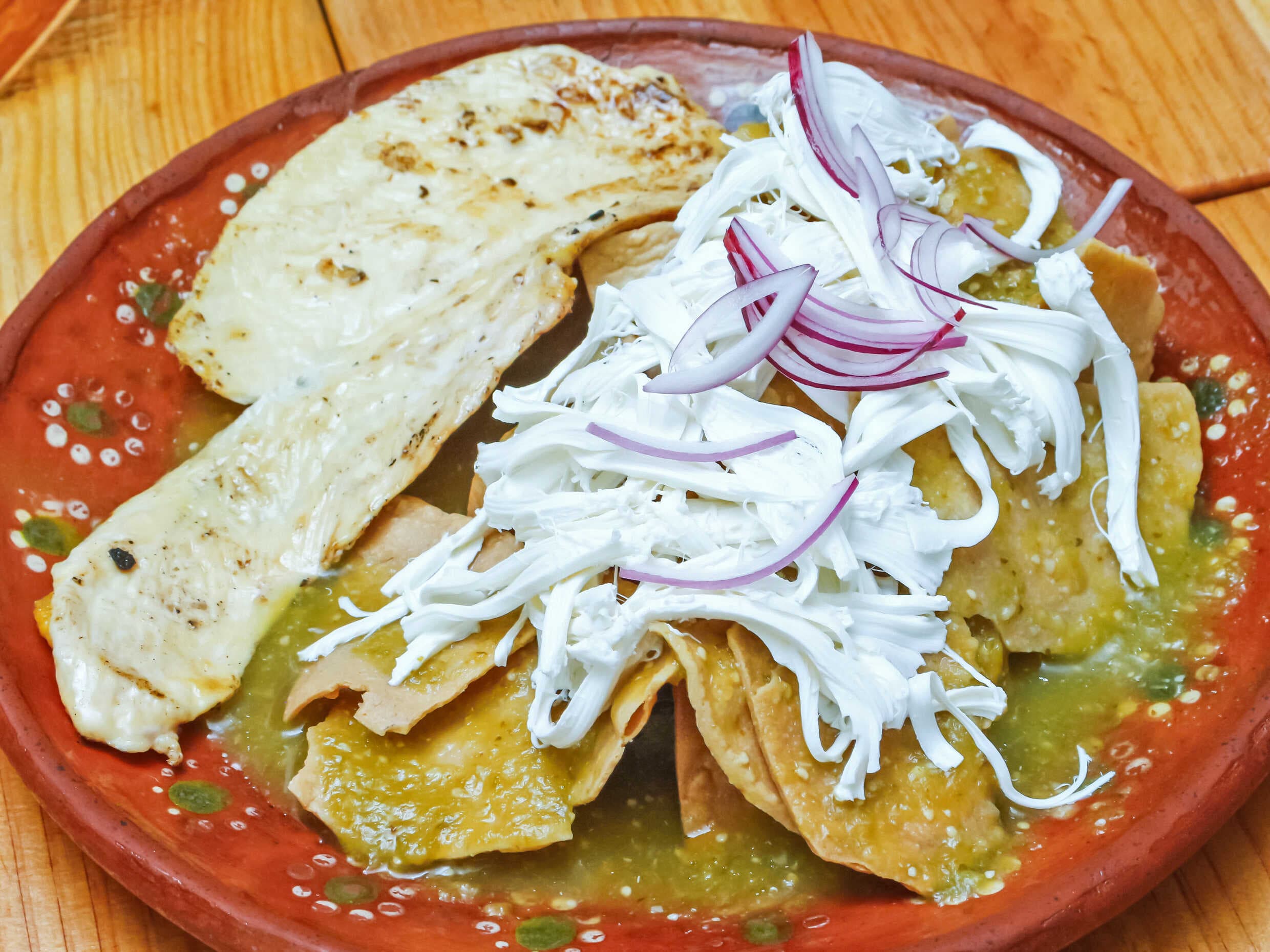 Chilaquiles Verdes con Pollo