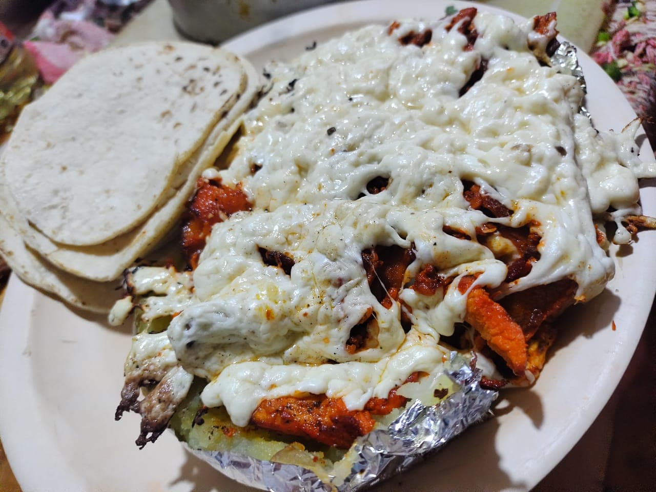 Papa Asada de chorizo