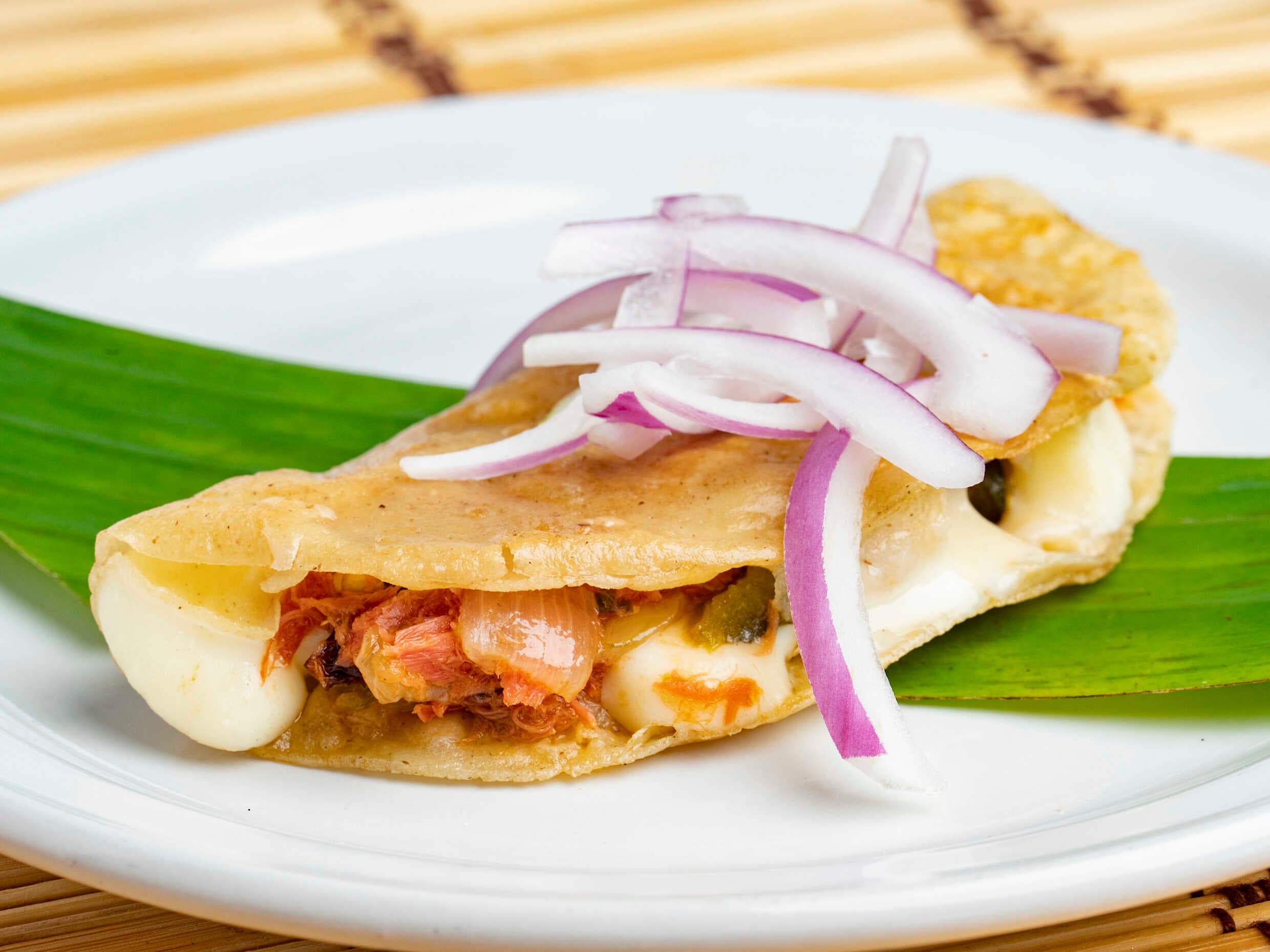 1 Taco de Marlín + 1 Tostada Camarón + 1 Limonada