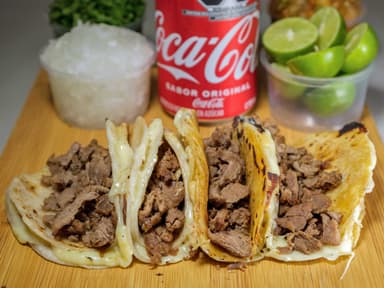 Taquesos de Bistec Mixtas (4 Pzas).