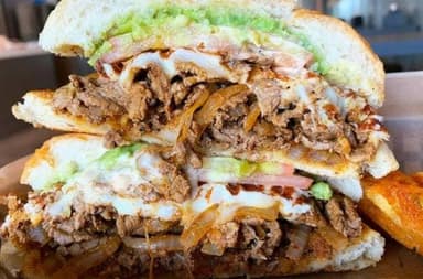 Torta Grande De Pierna Y BBQ.