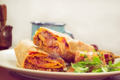 Burro de Chicharrón en Salsa Roja