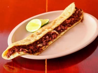 Quesadilla Gigante de Chorizo