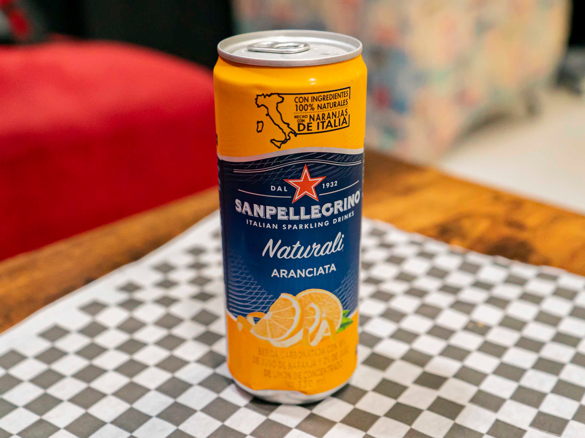 Refresco de naranja Sanpellegrino