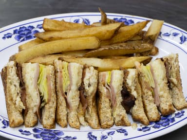 Club House Sándwich*