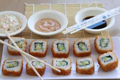 COMBO- Maki california+ Yakisoba camarón
