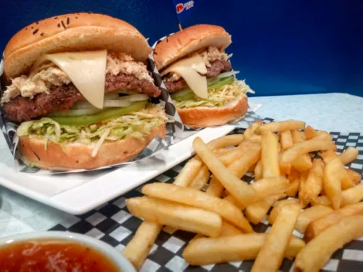 2 Hamburguesas Mega Mixtas + Papas