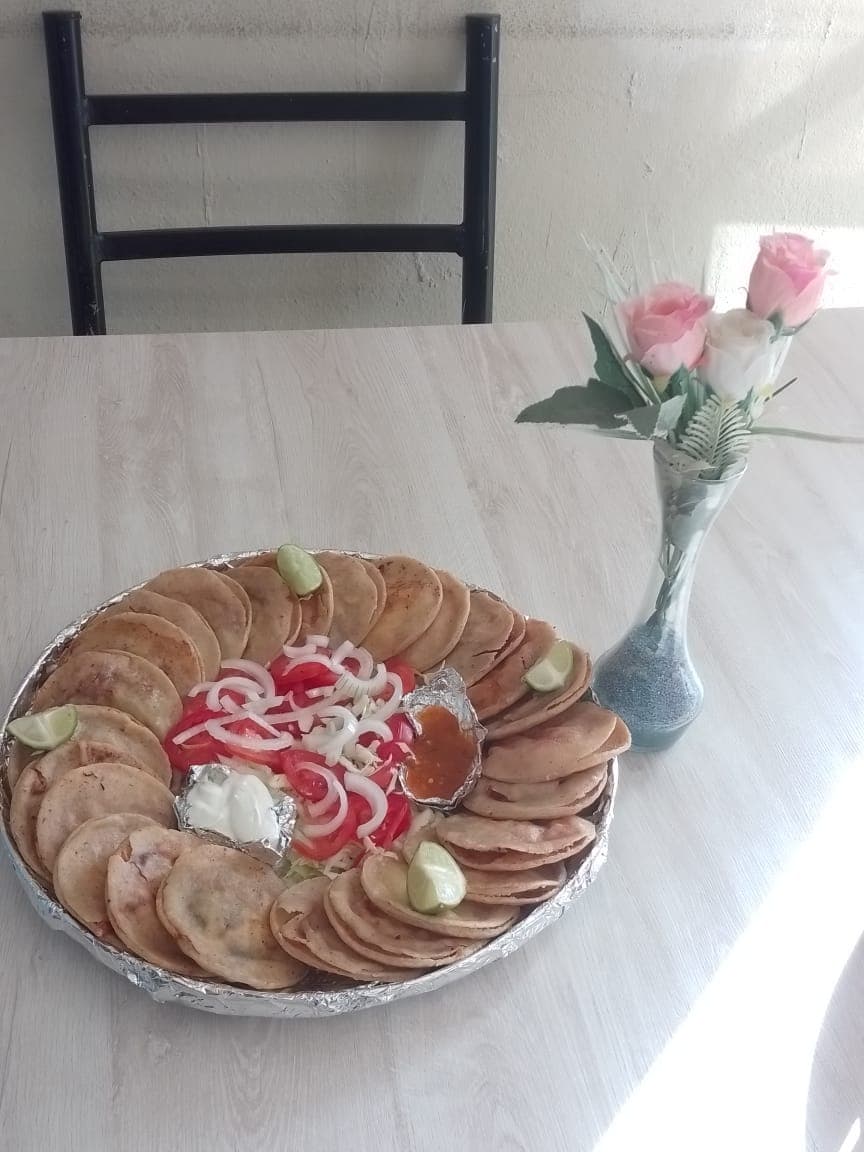 Combo 5 Órdenes Gorditas Doradas + 2 Refrescos