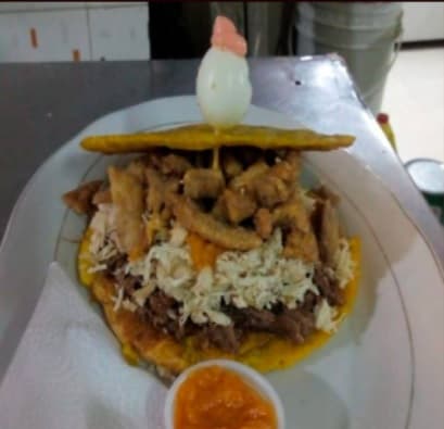 Patacón "Costi Chorizo"