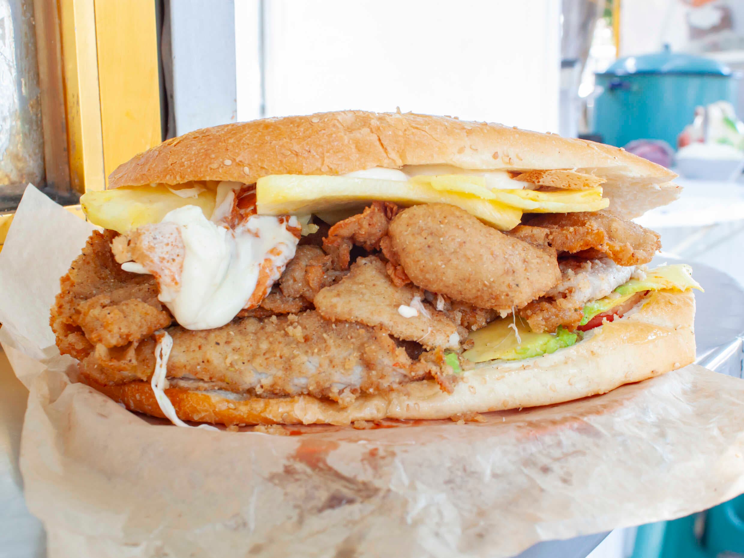 Torta Pachuqueña + Refresco de Sabor