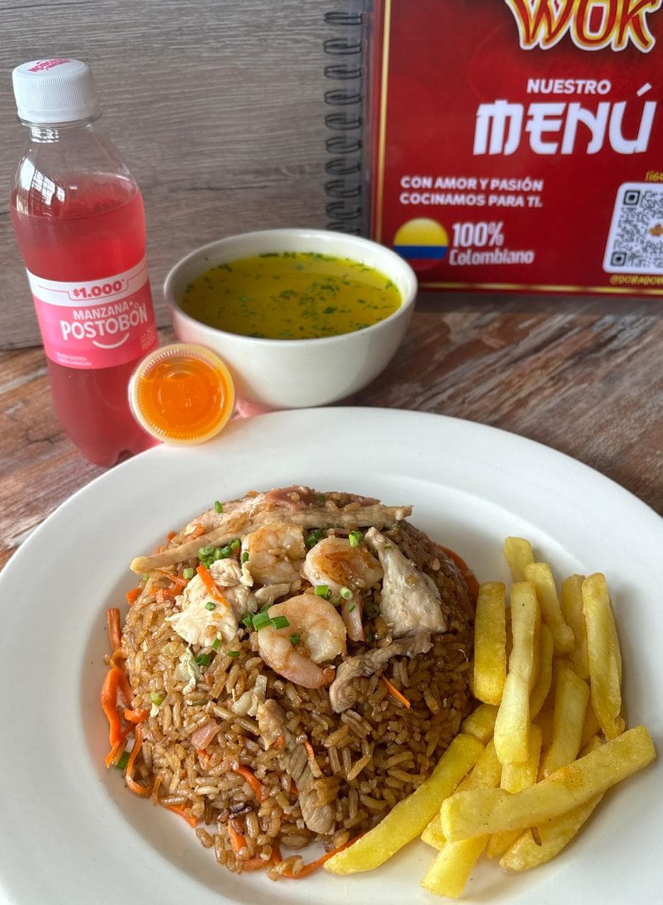 Combo Arroz Chino + Papas + Consomé + Bebida
