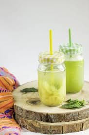 Agua de Piña con Hierbabuena