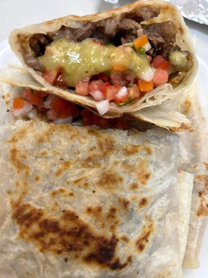 Combo Burrito Cheko + Agua Fresca