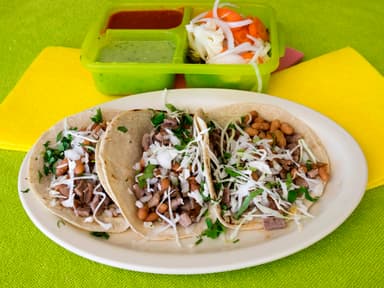 3 Tacos de Asada + Agua del Dia