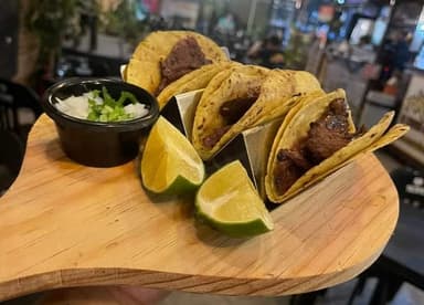 Tacos (sirloin ,Longaniza, Pastor y chorizo)