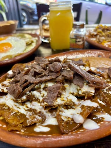 Chilaquiles con Arrachera