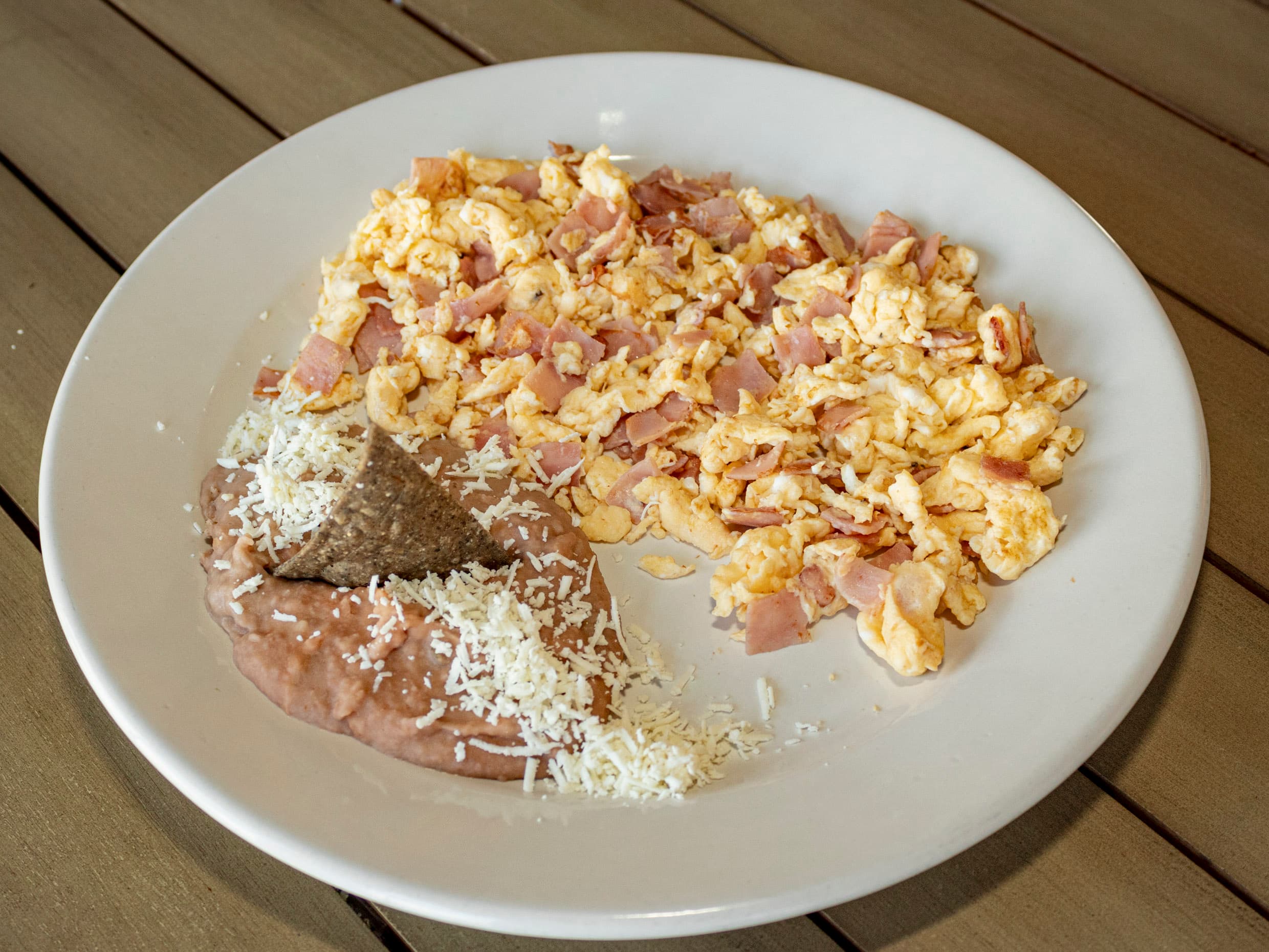 Huevos Revueltos con Jamón