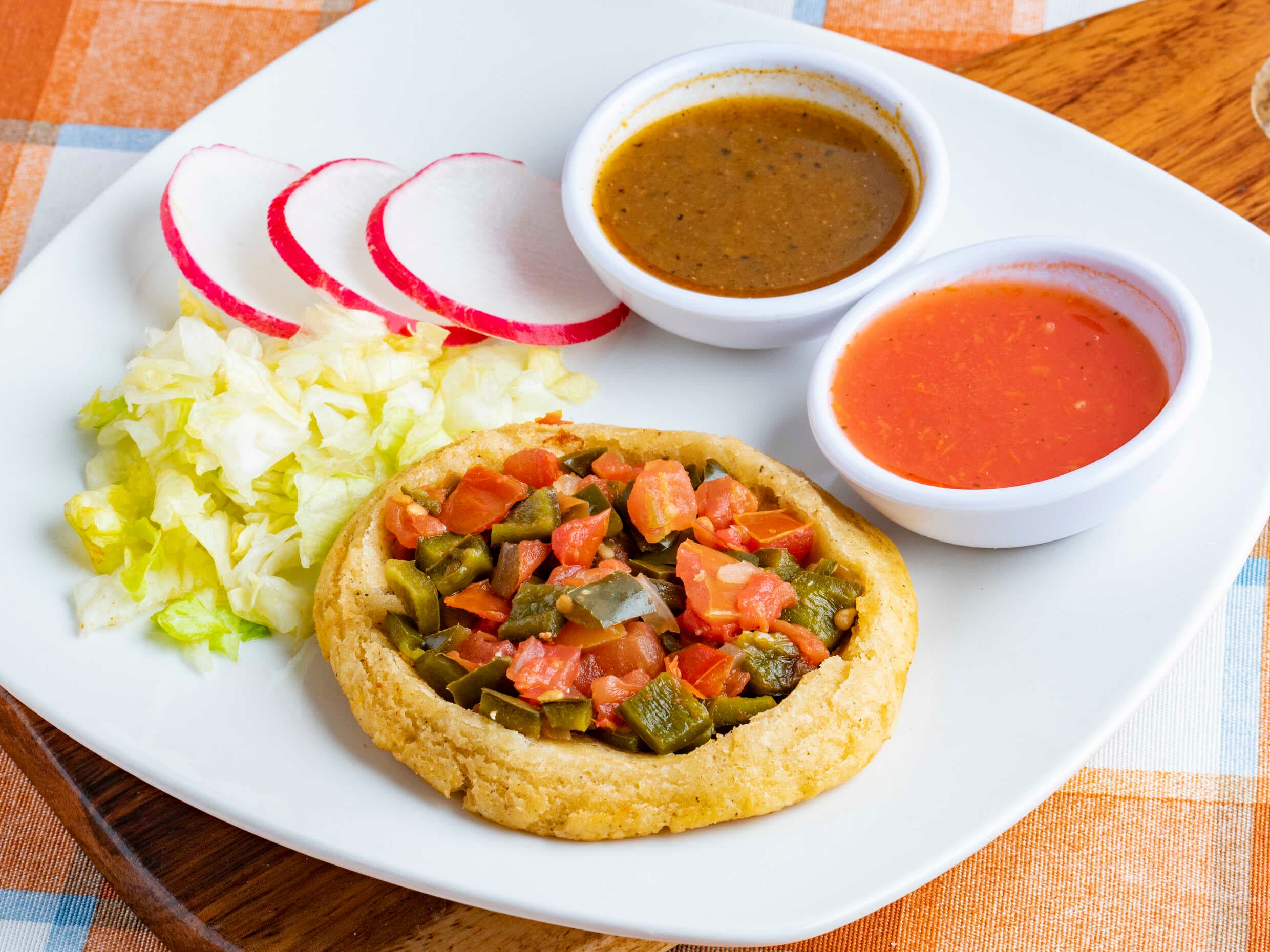 Sope con Rajas